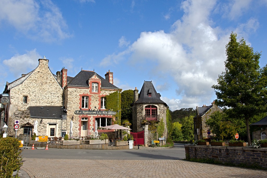vannes bretagne morbihan hdr france frankrijk rochefort-en-terre rochefort en terre Notre Dame de la Tronchaye kerk